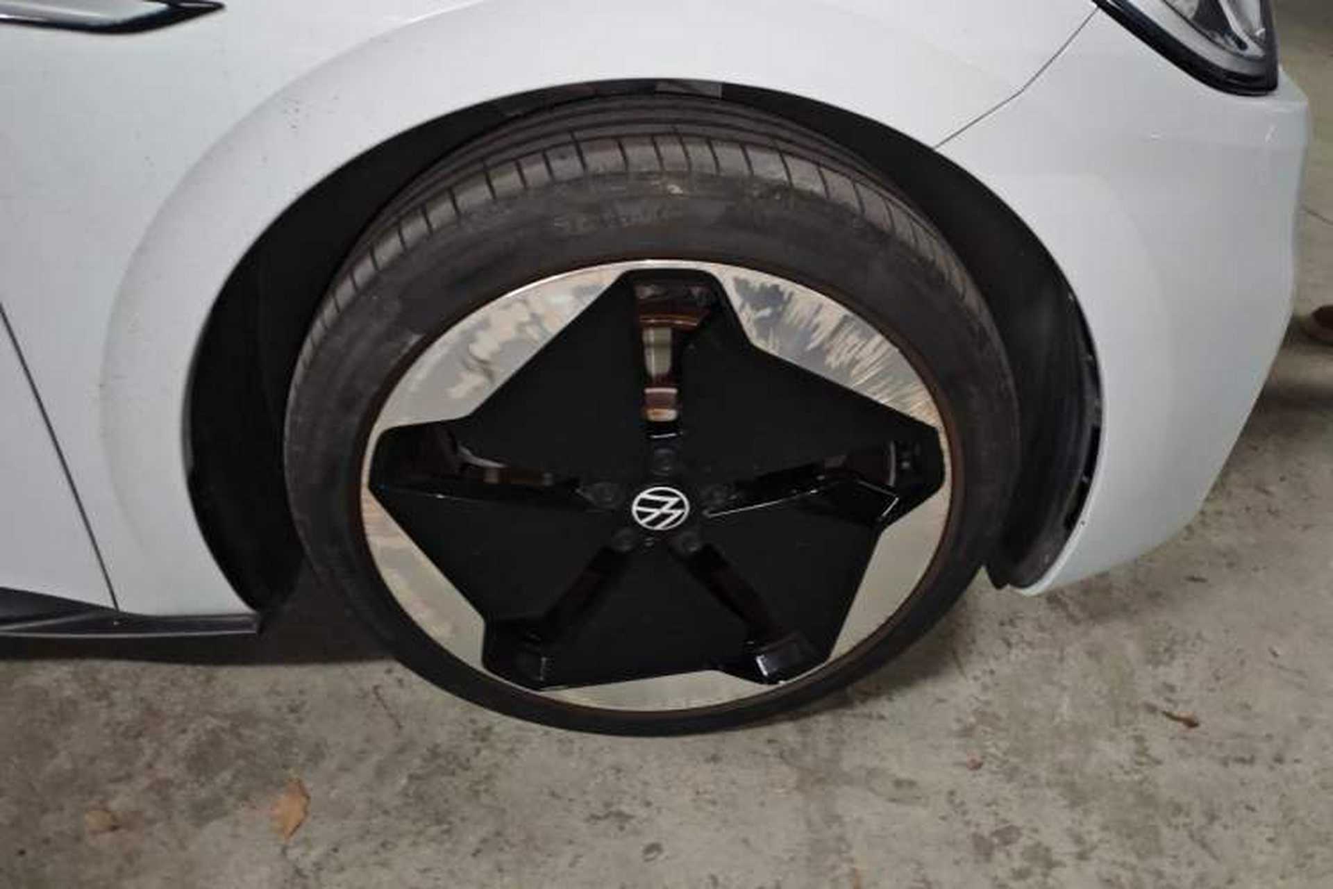 Used Volkswagen ID.3 2023 Intelligent Edition Right Front Wheel Hub
