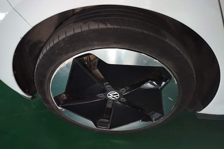 Used Volkswagen ID.3 2023 Upgraded Model Pure Intelligent Enjoyment Version Right Rear Wheel Hub