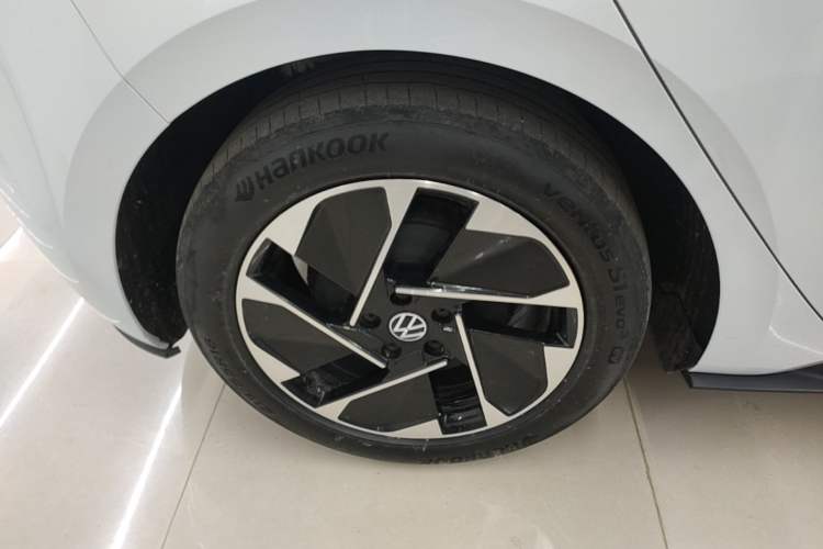 Used Volkswagen ID.3 2023 Upgraded Model Pure Intelligent Enjoyment Version Right Rear Wheel Hub