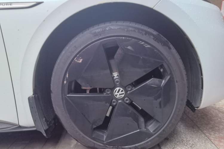 Used Volkswagen ID.3 2023 Upgraded Model Pure Intelligent Enjoyment Version Right Rear Wheel Hub