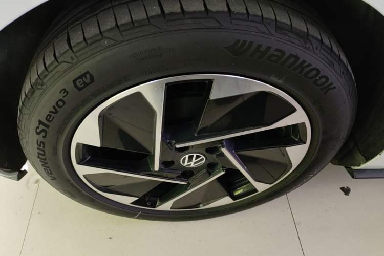 Used Volkswagen ID.3 2023 Upgraded Model Pure Intelligent Enjoyment Version Right Rear Wheel Hub