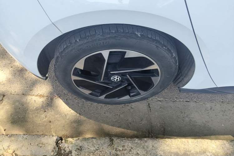 Used Volkswagen ID.3 2023 Upgraded Model Pure Intelligent Enjoyment Version Right Rear Wheel Hub
