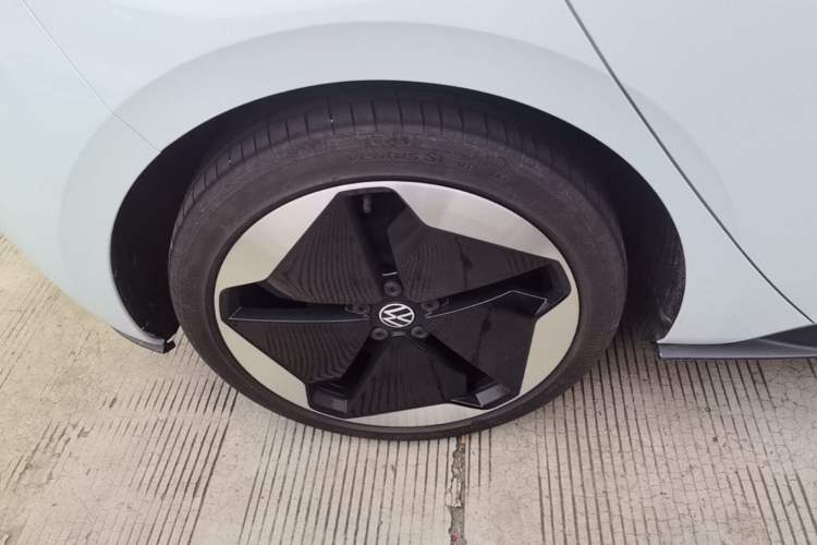 Used Volkswagen ID.3 2023 Upgraded Model Pure Intelligent Enjoyment Version Right Rear Wheel Hub
