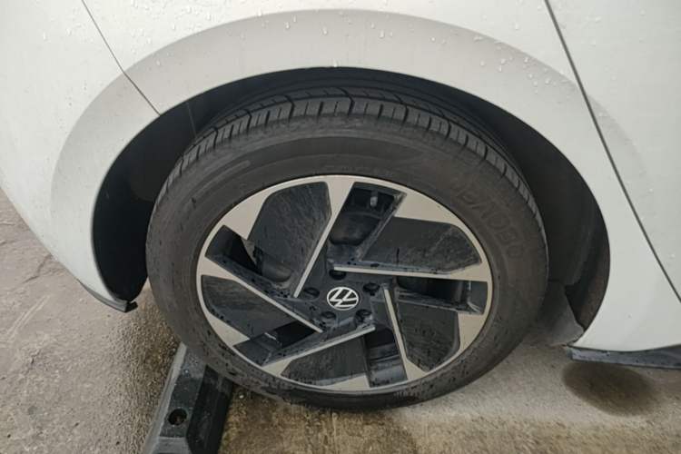 Used Volkswagen ID.3 2023 Upgraded Model Pure Intelligent Enjoyment Version Right Rear Wheel Hub