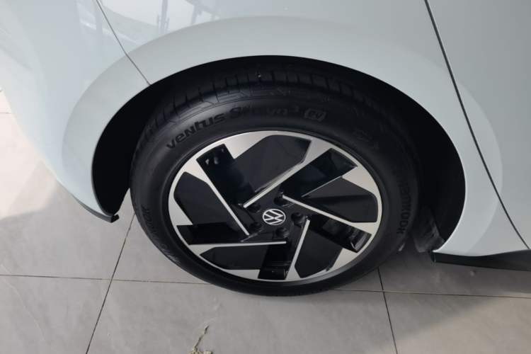 Used Volkswagen ID.3 2023 Upgraded Model Pure Intelligent Enjoyment Version Right Rear Wheel Hub