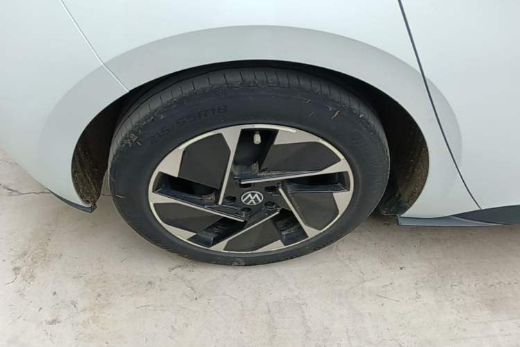 Used Volkswagen ID.3 2023 Upgraded Model Pure Intelligent Enjoyment Version Right Rear Wheel Hub