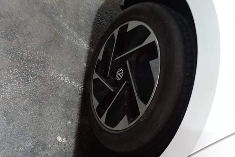 Used Volkswagen ID.3 2023 Upgraded Model Pure Intelligent Enjoyment Version Right Rear Wheel Hub