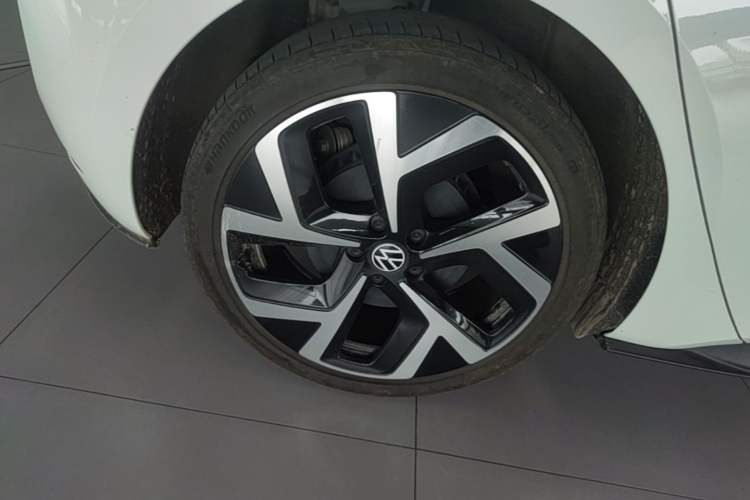Used Volkswagen ID.3 2023 Intelligent Edition Right Rear Wheel Hub
