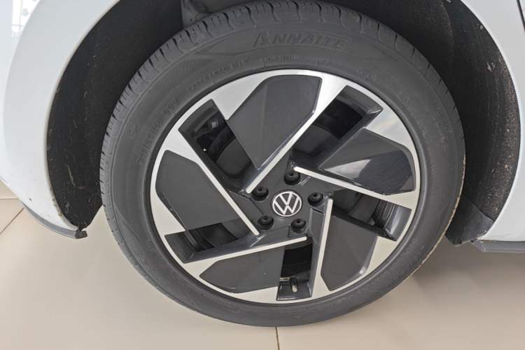 Used Volkswagen ID.3 2023 Upgraded Model Pure Intelligent Enjoyment Version Right Rear Wheel Hub