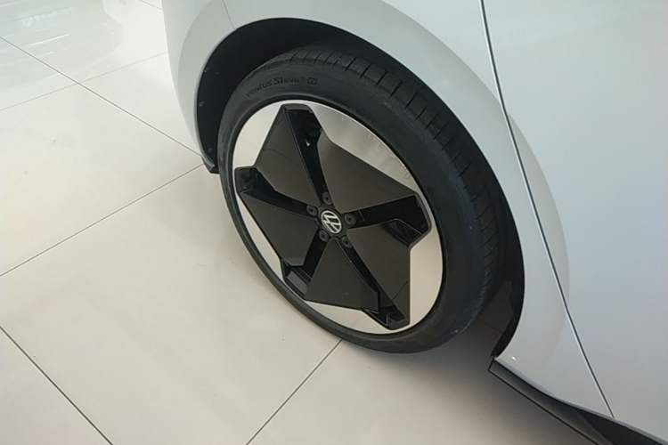 Used Volkswagen ID.3 2023 Upgraded Model Pure Intelligent Enjoyment Version Right Rear Wheel Hub