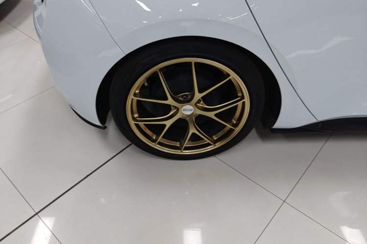 Used Volkswagen ID.3 2023 Upgraded Model Pure Intelligent Enjoyment Version Right Rear Wheel Hub