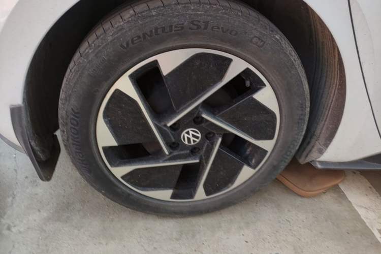 Used Volkswagen ID.3 2023 Upgraded Model Pure Intelligent Enjoyment Version Right Rear Wheel Hub