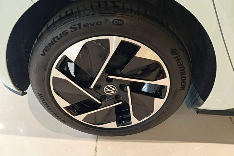 Used Volkswagen ID.3 2023 Upgraded Model Pure Intelligent Enjoyment Version Right Rear Wheel Hub
