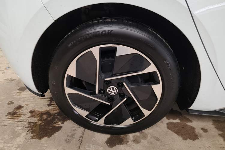 Used Volkswagen ID.3 2023 Upgraded Model Pure Intelligent Enjoyment Version Right Rear Wheel Hub