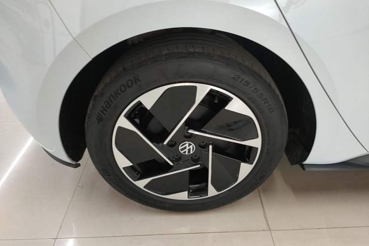 Used Volkswagen ID.3 2023 Upgraded Model Pure Intelligent Enjoyment Version Right Rear Wheel Hub