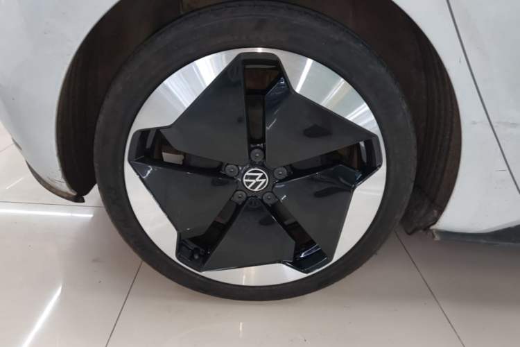 Used Volkswagen ID.3 2023 Upgraded Model Pure Intelligent Enjoyment Version Right Rear Wheel Hub