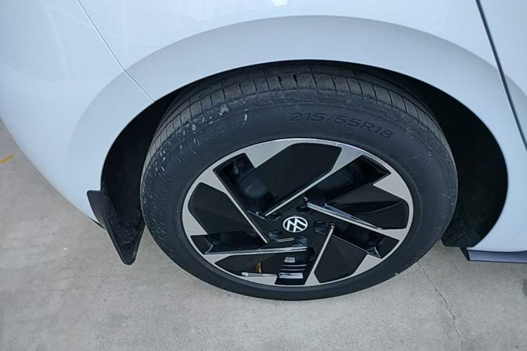 Used Volkswagen ID.3 2023 Upgraded Model Pure Intelligent Enjoyment Version Right Rear Wheel Hub