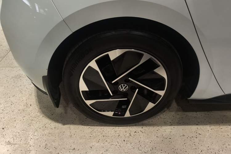 Used Volkswagen ID.3 2023 Upgraded Model Pure Intelligent Enjoyment Version Right Rear Wheel Hub