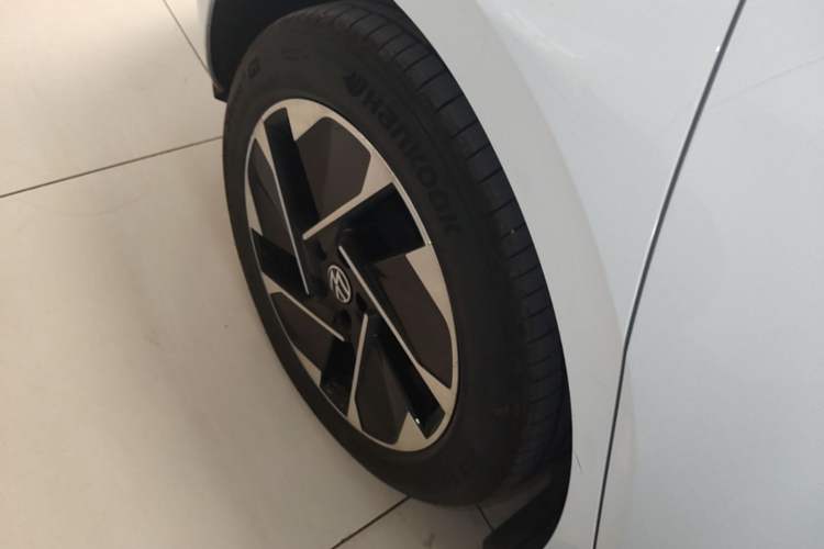 Used Volkswagen ID.3 2023 Upgraded Model Pure Intelligent Enjoyment Version Right Rear Wheel Hub