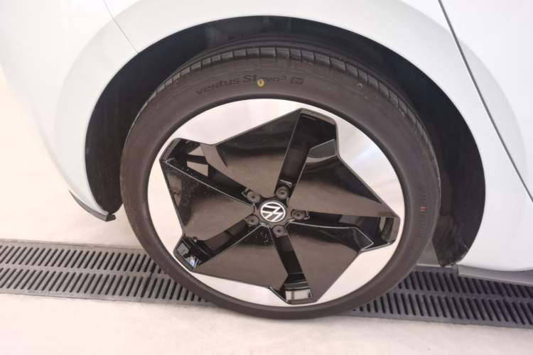 Used Volkswagen ID.3 2023 Upgraded Model Pure Intelligent Enjoyment Version Right Rear Wheel Hub