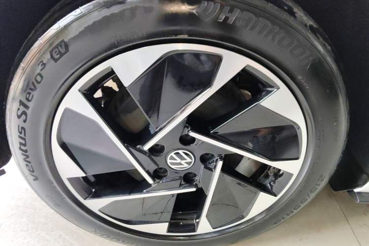 Used Volkswagen ID.3 2023 Upgraded Model Pure Intelligent Enjoyment Version Right Rear Wheel Hub
