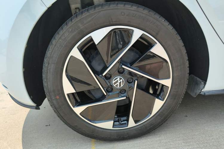 Used Volkswagen ID.3 2023 Upgraded Model Pure Intelligent Enjoyment Version Right Rear Wheel Hub