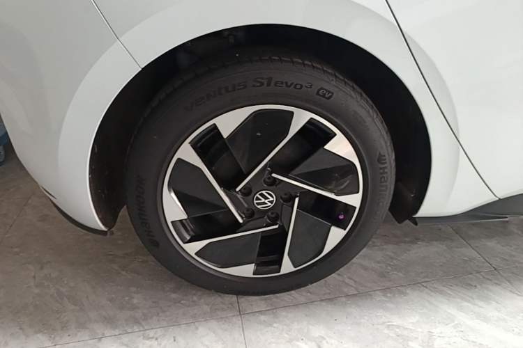 Used Volkswagen ID.3 2023 Upgraded Model Pure Intelligent Enjoyment Version Right Rear Wheel Hub