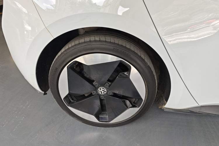 Used Volkswagen ID.3 2023 Upgraded Model Pure Intelligent Enjoyment Version Right Rear Wheel Hub