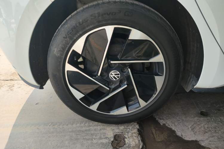 Used Volkswagen ID.3 2023 Upgraded Model Pure Intelligent Enjoyment Version Right Rear Wheel Hub