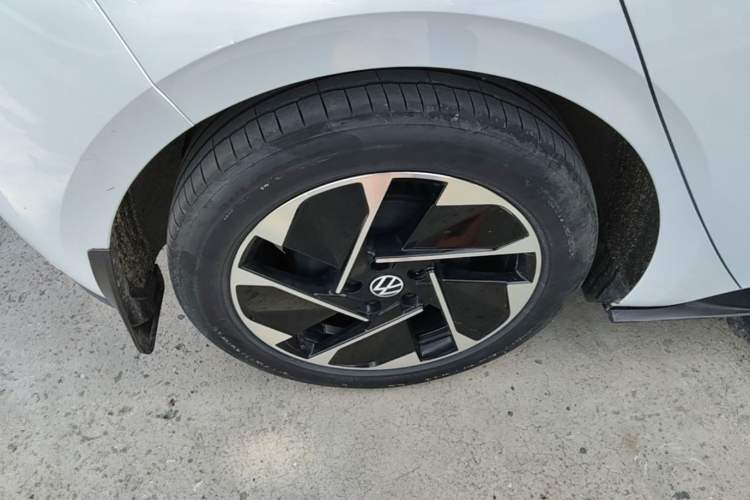 Used Volkswagen ID.3 2023 Upgraded Model Pure Intelligent Enjoyment Version Right Rear Wheel Hub