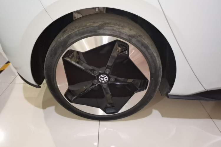 Used Volkswagen ID.3 2023 Upgraded Model Pure Intelligent Enjoyment Version Right Rear Wheel Hub