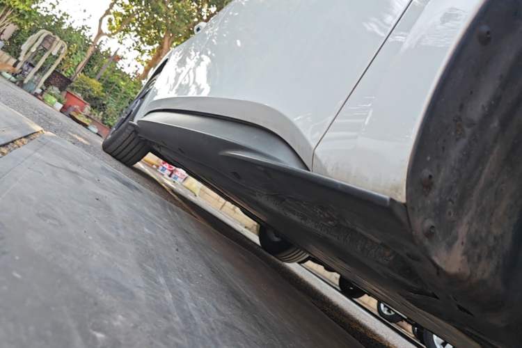 Used Volkswagen ID.3 2023 Upgraded Model Pure Intelligent Enjoyment Version Right Side Sill