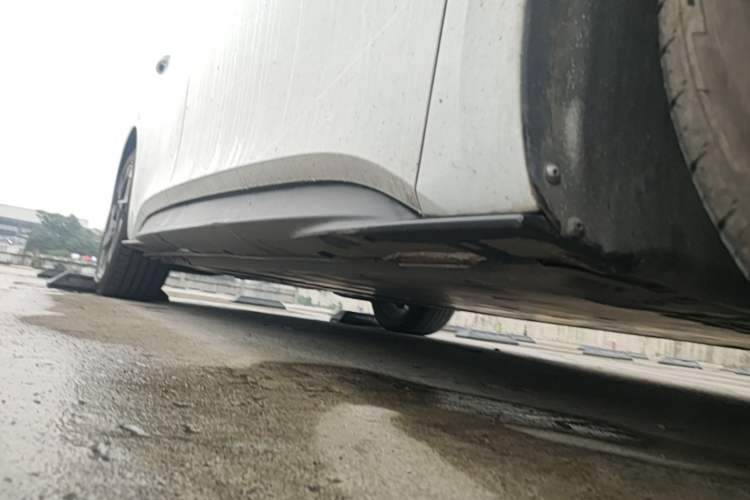 Used Volkswagen ID.3 2023 Upgraded Model Pure Intelligent Enjoyment Version Right Side Sill