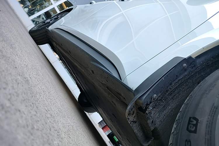 Used Volkswagen ID.3 2023 Upgraded Model Pure Intelligent Enjoyment Version Right Side Sill