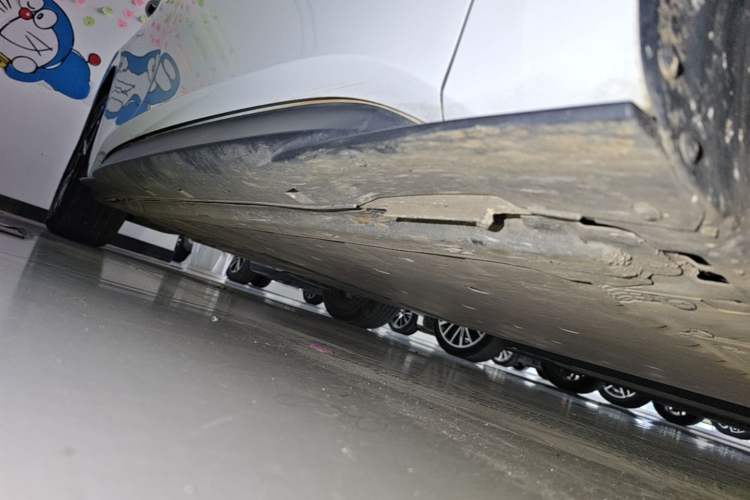Used Volkswagen ID.3 2023 Pure Smart Edition Right Side Sill