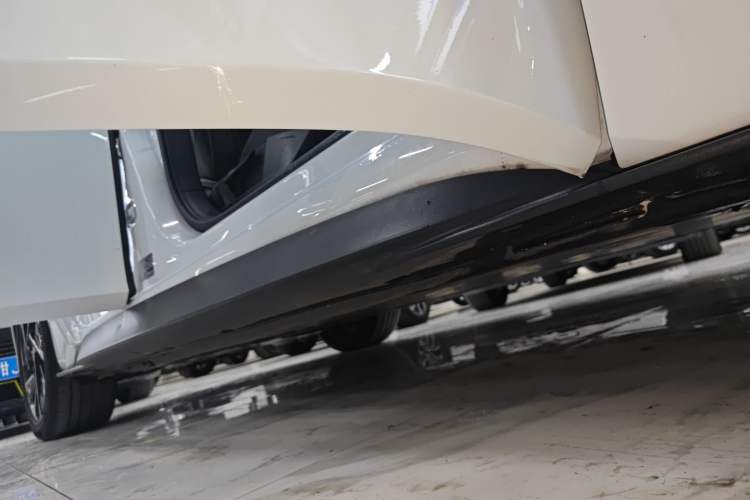 Used Volkswagen ID.3 2023 Pure Smart Edition Right Side Sill