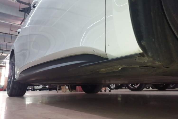 Used Volkswagen ID.3 2023 Pure Smart Edition Right Side Sill