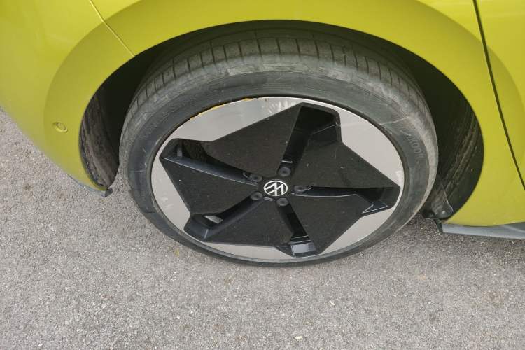 Used Volkswagen ID.3 2023 Intelligent Edition Right Rear Wheel Hub