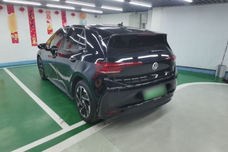 Used Volkswagen ID.3 2024 Outstanding Edition Rear Left 45 Deg