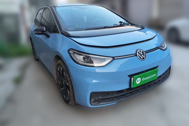 Used Volkswagen ID.3 2024 Intelligent Edition Front Right 45 Deg