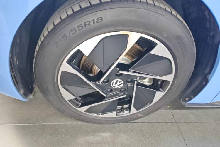 Used Volkswagen ID.3 2024 Outstanding Edition Left Front Wheel Hub
