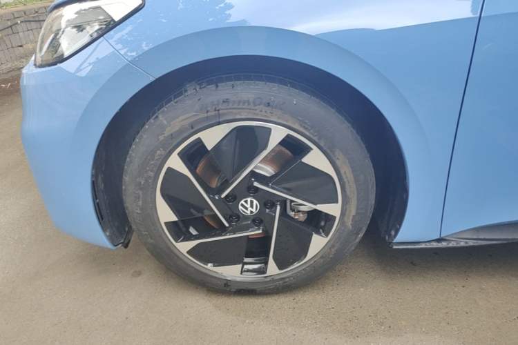 Used Volkswagen ID.3 2024 Outstanding Edition Left Front Wheel Hub
