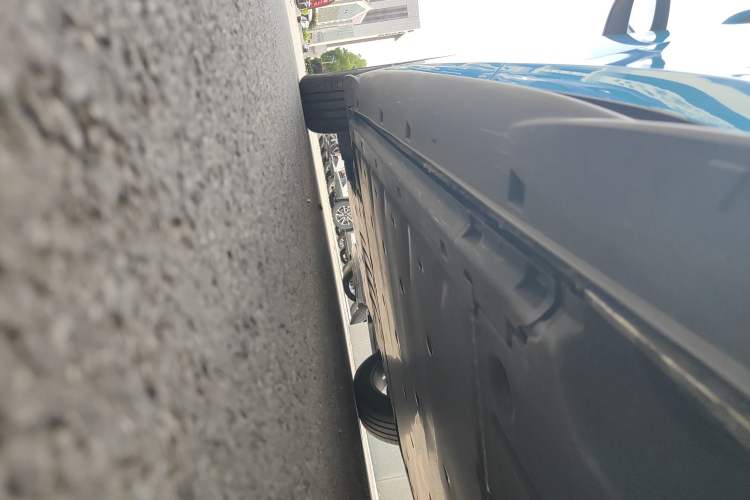 Used Volkswagen ID.3 2024 Outstanding Edition Left Side Sill