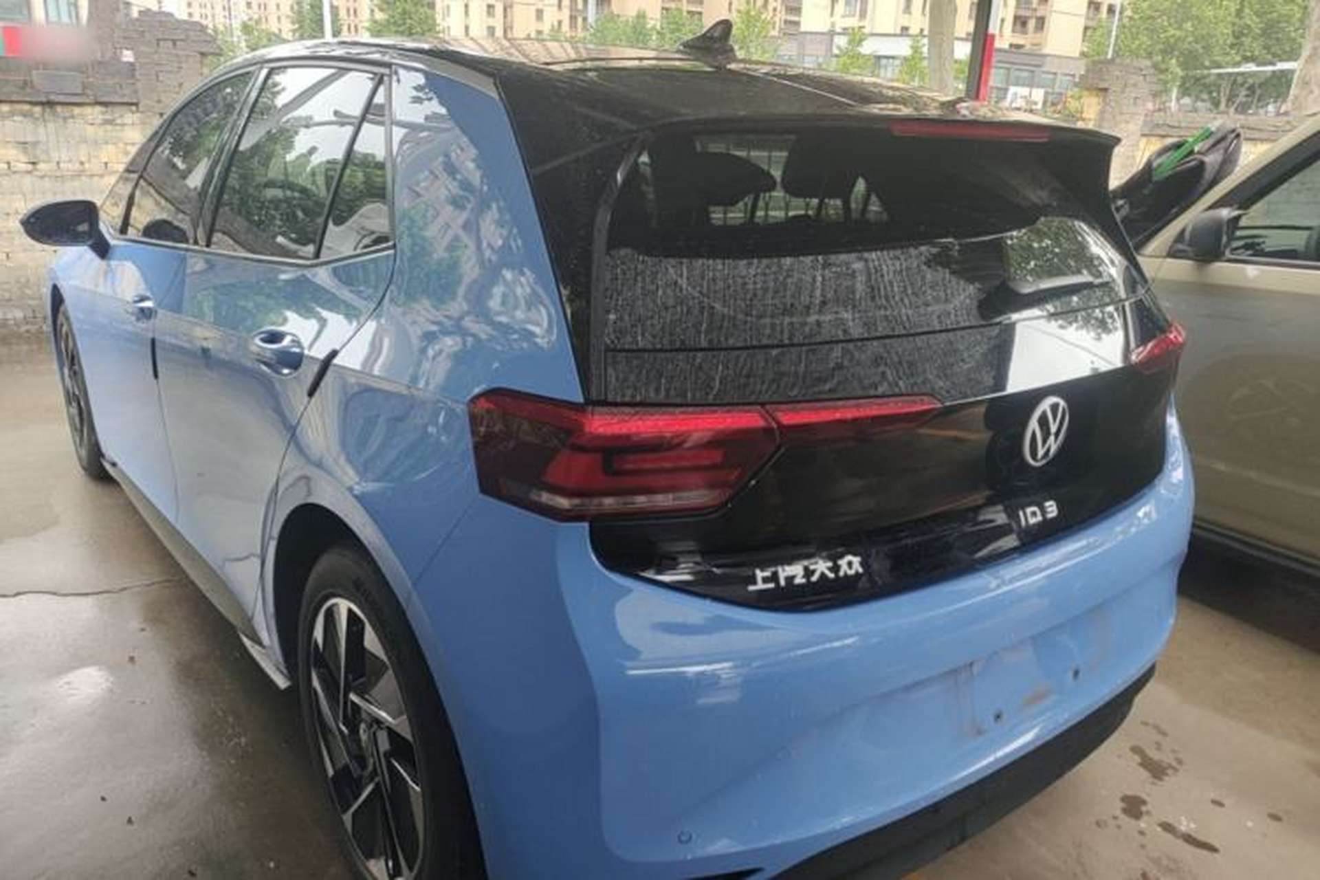Used Volkswagen ID.3 2024 Outstanding Edition Rear Left 45 Deg