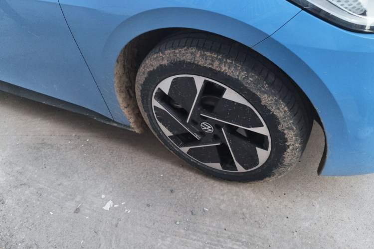 Used Volkswagen ID.3 2024 Intelligent Edition Right Front Wheel Hub
