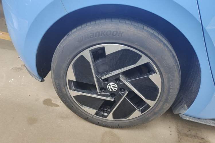 Used Volkswagen ID.3 2024 Outstanding Edition Right Rear Wheel Hub