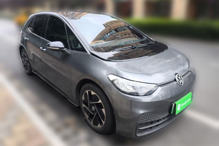 Used Volkswagen ID.3 2024 Pure & Smart Edition Front Right 45 Deg
