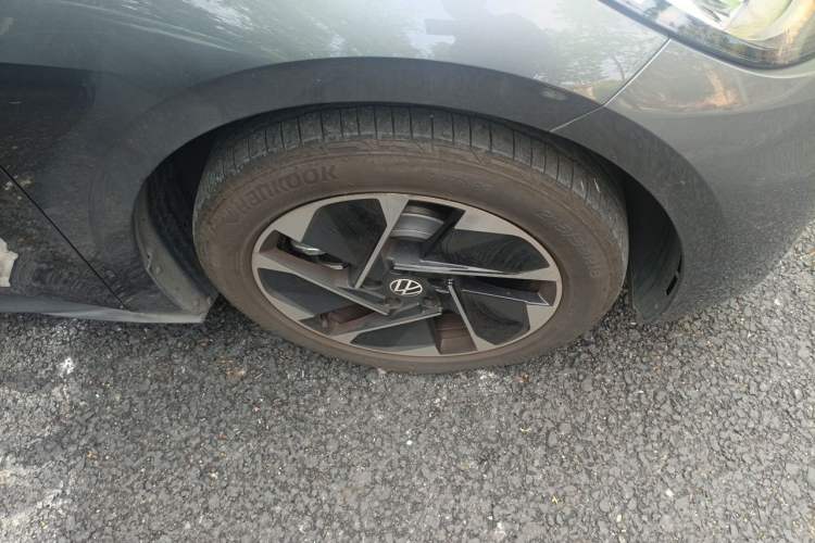 Used Volkswagen ID.3 2024 Outstanding Edition Right Front Wheel Hub