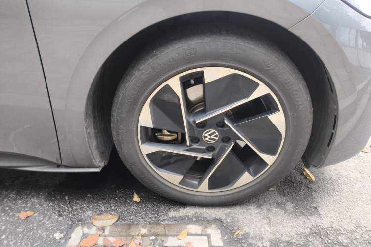Used Volkswagen ID.3 2024 Pure & Smart Edition Right Front Wheel Hub