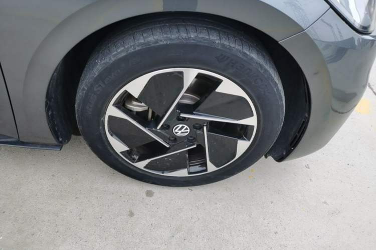 Used Volkswagen ID.3 2024 Outstanding Edition Right Front Wheel Hub